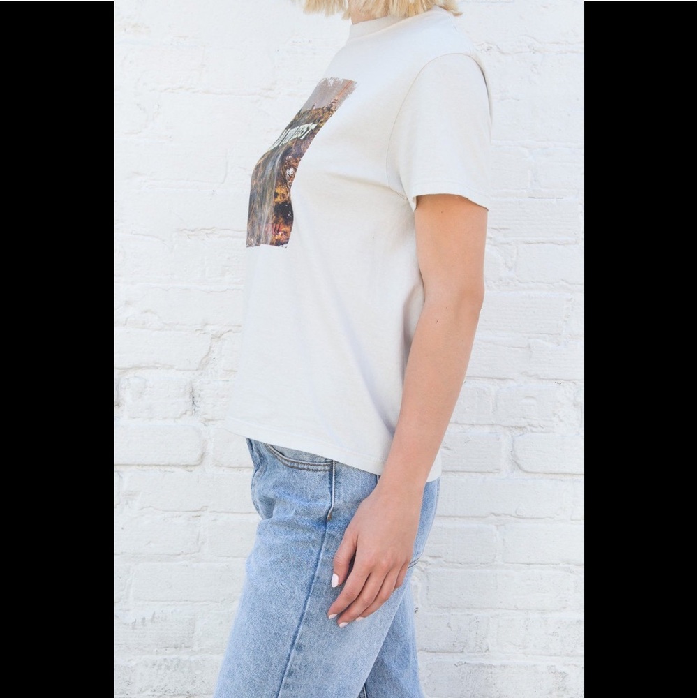 Brandy Melville aleena glad you exist  too - Picture 3 of 5